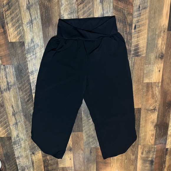 Breezeful™ High Waisted Crossover Side Pocket Split Quick Dry Capri Resort Pants - Picture 9 of 14